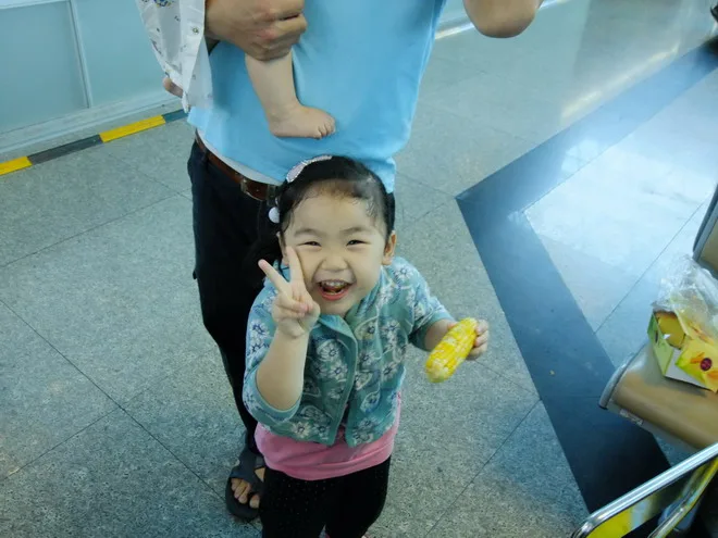 可愛的女兒,笑的多開心啊!
