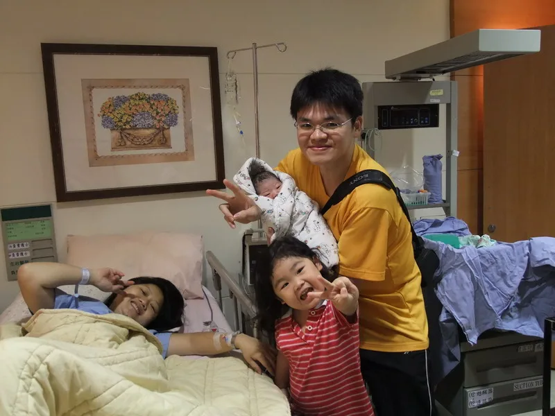 已經升級為一家四口了！