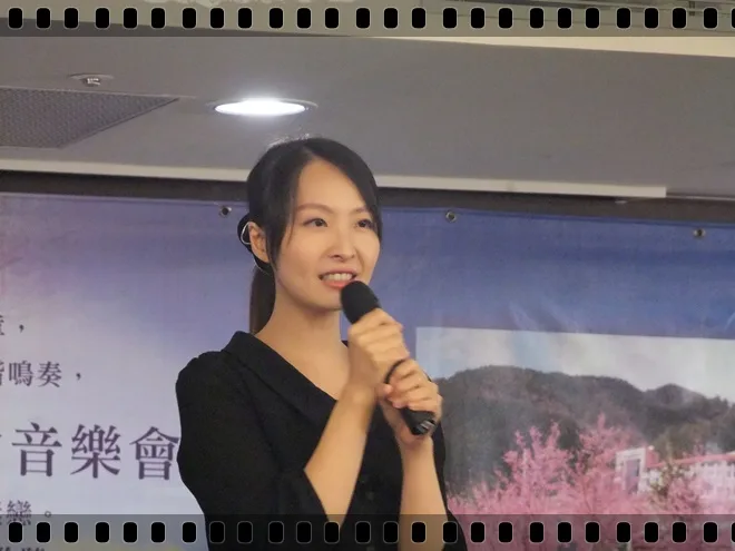 晚上到富野度假去琳聽高山音樂會當晚的表演由-饗樂室內樂團演出，有二胡、琵琶、柳琴、鋼琴....等，超好聽的主彈的人很漂亮又超有氣質的武陵富野度假村 http://www.hoyaresort.com.tw/wuling/高山音樂會節目表 h