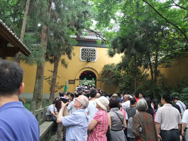 人客阿!這是什麼情況,進去都這麼多人嗎?