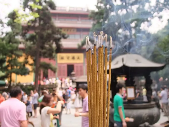 點了香,心誠則靈!