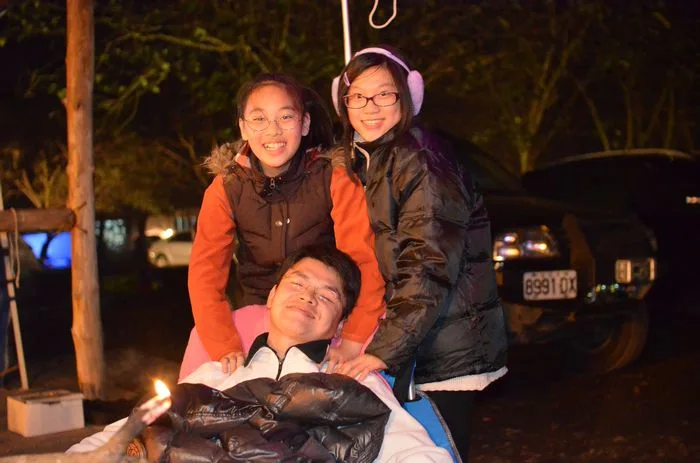 我....則是有兩個小朋友一起幫我兩人四手按摩，真享受ㄋ