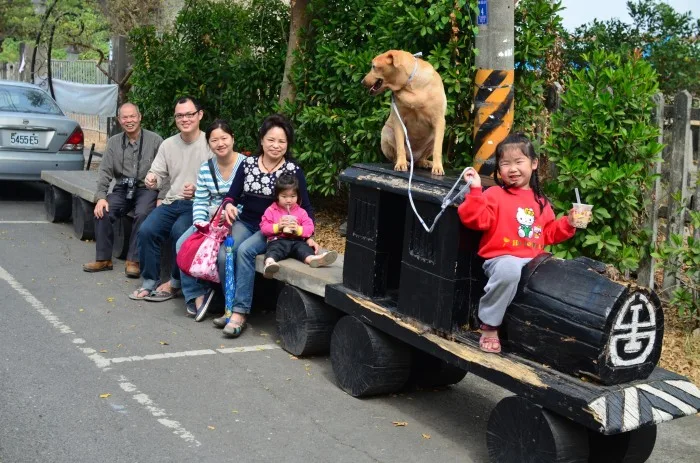 再來就是這裡的指標，木製火車枋寮火車站是南迴線的起點很多鐵道迷，都會來這裡拍照