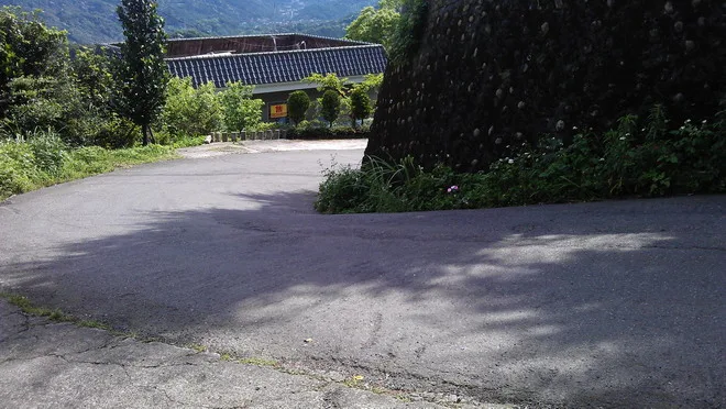 又過了幾個彎~這1KM怎麼那麼遠啊???