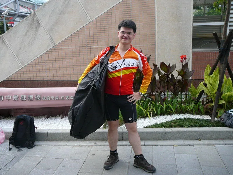 這台單車重達17KG,加上攜車袋及背包已經超過25KG
