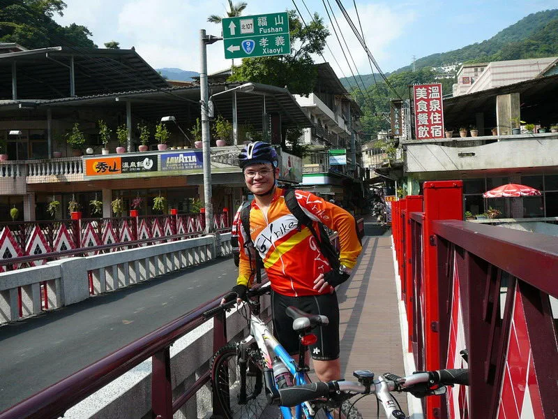 在全家便利商店補給午餐、飲用水,剩下的路途已經沒有便利商店了09:00 準時再度上路