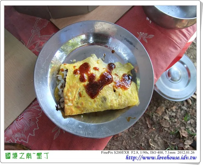 早上自己ＤＩＹ做了蛋包飯，不錯吃也