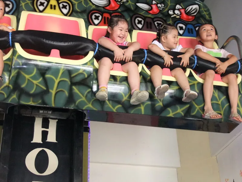 跳青蛙，這個真的是大寶的最愛，開心的一個不行