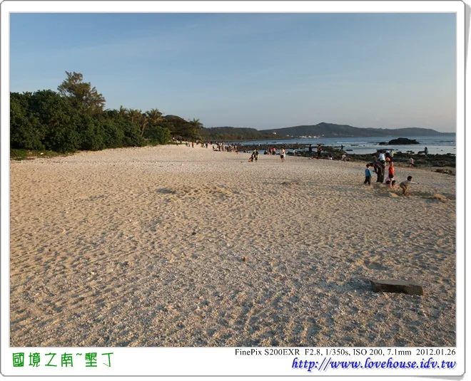下午到了萬里桐沙灘萬里桐是海角七號的場景之一～阿嘉看海的地方