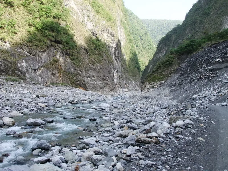 吉普車屆最有名的野溪溫泉