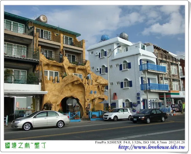 路邊的民宿也裝飾得很有特色!住起來一定很特別