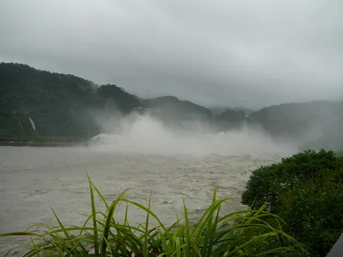 1.從遠處觀賞，氣勢浩大