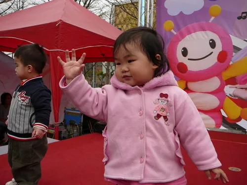主題：MOMO家族簽唱會日期：2009/03/01地點：內湖美麗華百貨