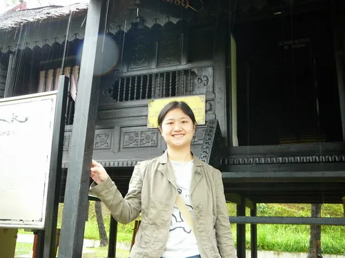 1.閔南加寶皇家博物館又稱「神安池皇宮」，全部不採用鐵釘及螺絲建造，是著名的觀光景點。