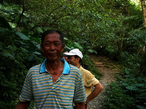 8.觀音阿公~已經78歲了，爬山時還是走第一，身體超好的(連我都輸給他了)
