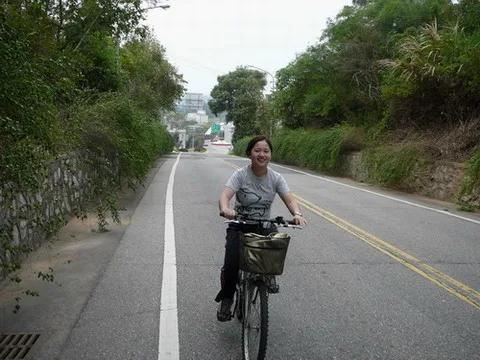 這個坡爬完，在一個就可以坐船回金門了，趕時間中