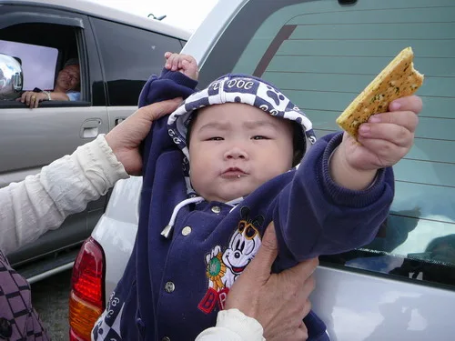 18.好好吃喔!!!後面的阿公還在睡覺!!!呵呵~